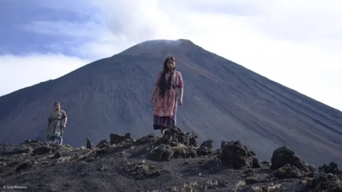 火山下的人生