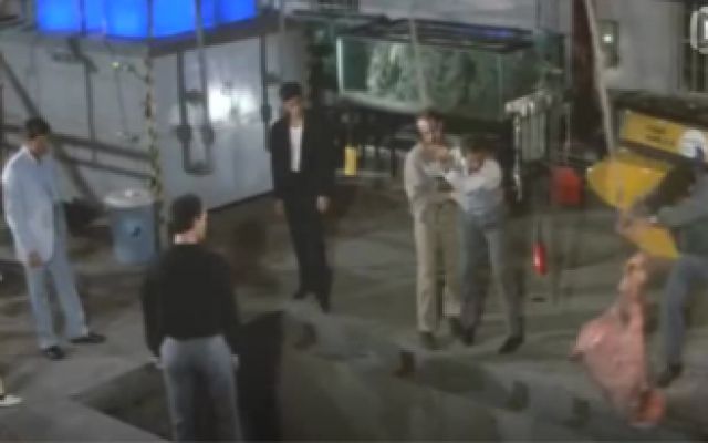 《007之杀人执照》精彩片段 邦德力挫杀人狂魔