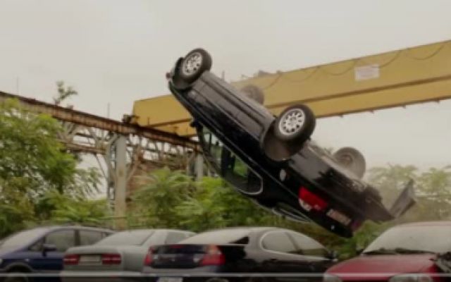 《武力2》印度影片中的街头车辆追逐