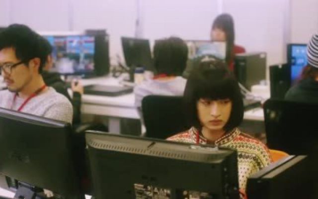 今天开始世界属于你：女孩第一天上班，遇到难题，询问邻座怪同事