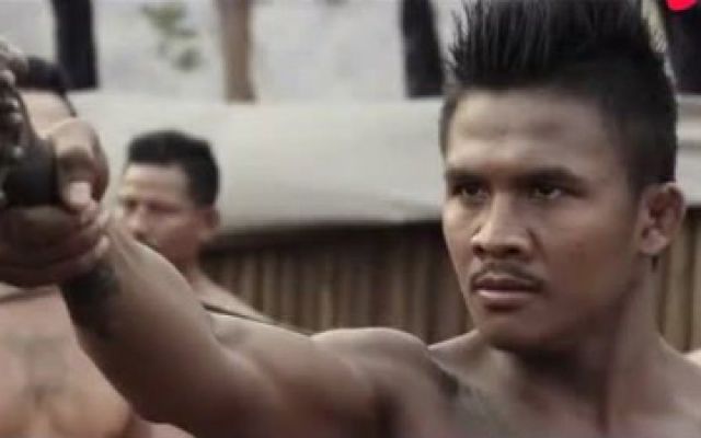 泰国动作片：《英雄复英雄》，泰拳拳拳到肉，拳手全肌肉