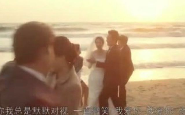 永无结局的故事：松景穿着婚纱，两人在海边跳起了舞