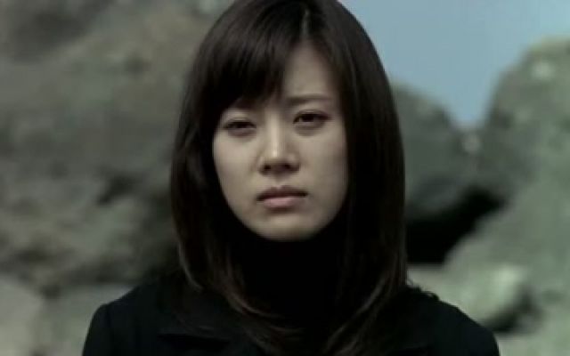 假发：秀贤已经去领盒饭了，就剩下她了，到底是谁在作祟呢