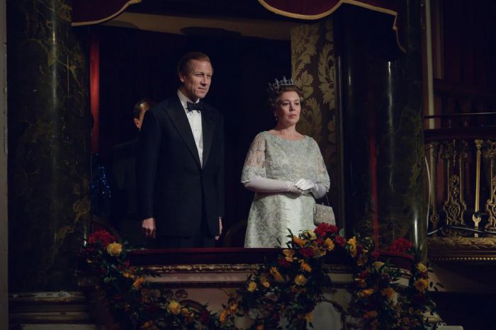 英剧《王冠》第五季女王由伊梅尔达·斯汤顿出演