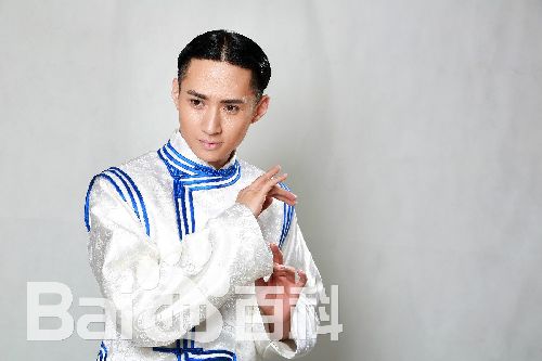 黄彦
